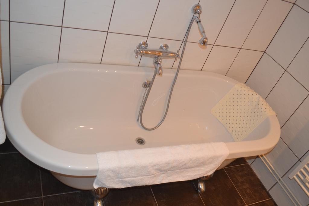 Hotel De France Libourne Rum bild