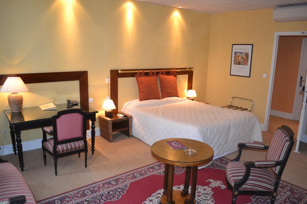 Hotel De France Libourne Rum bild
