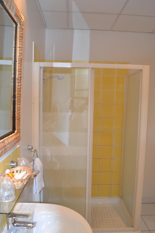Hotel De France Libourne Rum bild